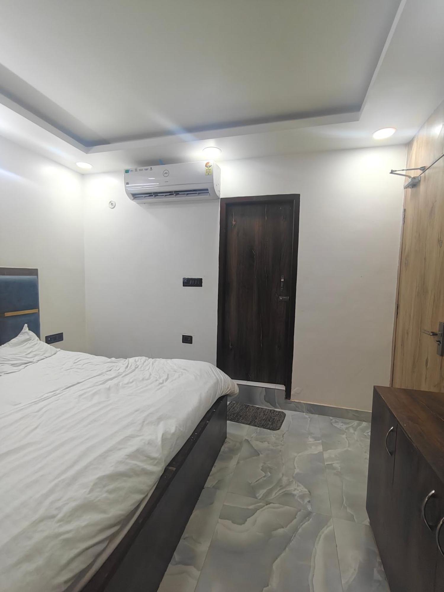 Hotel Love Inn Lucknow Zewnętrze zdjęcie